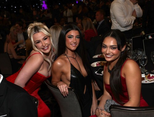 C9F57F14-C957-4DBA-B599-A529738696E1