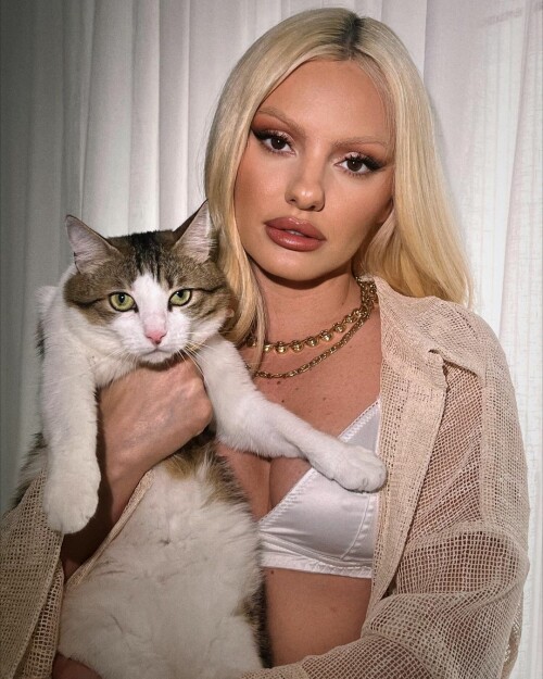 C9F5929B 48DF 49D1 8217 8162FD13B199