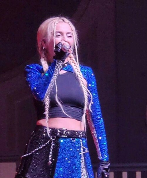 CB513727 0299 49FE A723 EEB8E379C276de9cc35048e678f7