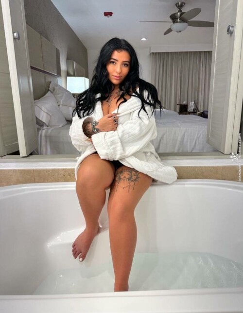 CBBD986D 2819 44F1 B6AC 06B1F93FAB53f5def76fbff6e730