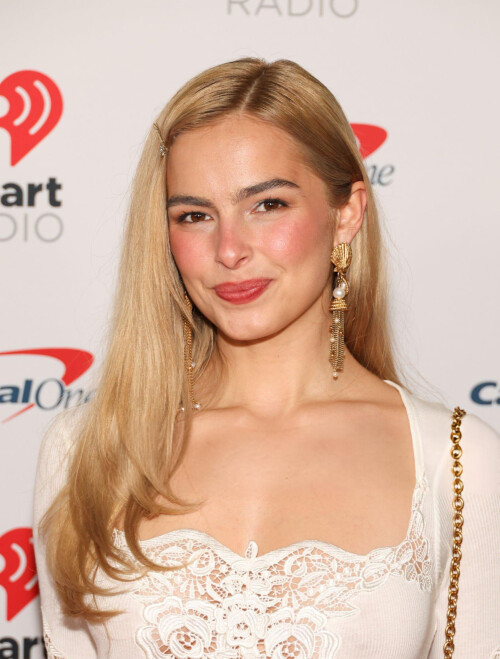 CBm1L5MiJ2f370037b3a0e9b7d