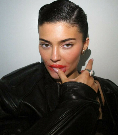 CCCE41B0 FCBA 4CB7 80C6 35A4A96B13CF