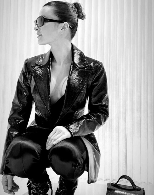 CFE0A833 B183 46E1 B825 42C4AE9F19AB