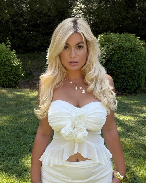 CM 1888cfab6990dba0fd