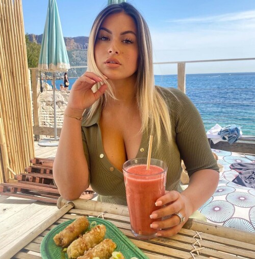 CM 209d389fcc0b5ea7e09