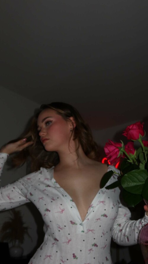 CQyv0xCAsDFEb48vIE6eV.1023