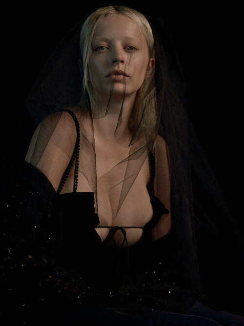 CR Fashion Book VERY VREELAND 3