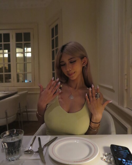 C 9c4CGSq5I 318f58dcbe69d5b83