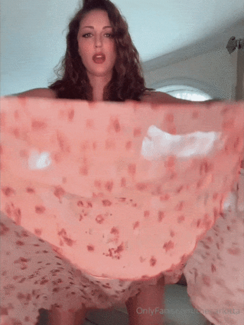 Carlotta2eb00d0e62a4a3464