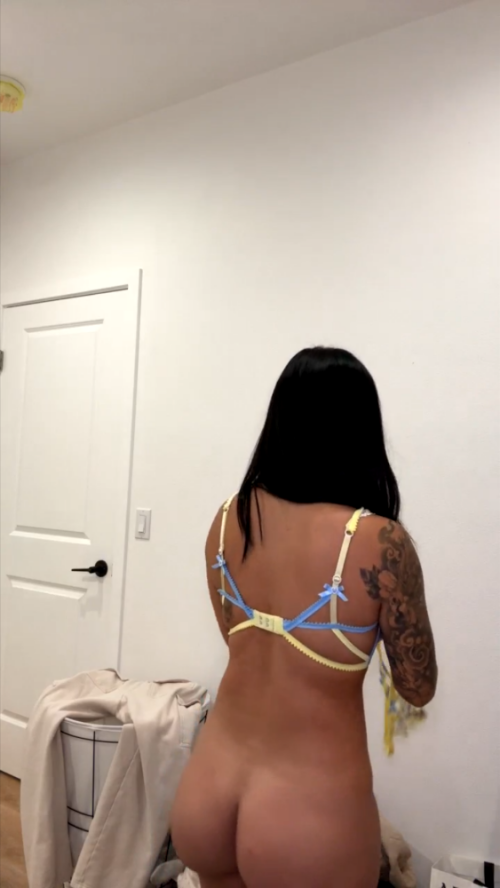 Cat392b8fef1e03dbe21