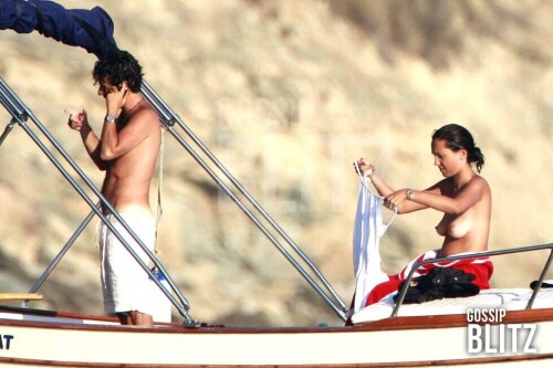 03.07.2011 - Argentario (GR): Caterina Balivo con il fidanzato Guido Maria Brera in vacanza.   Copyright Toscana S.A. - Pool La Presse / Olycom