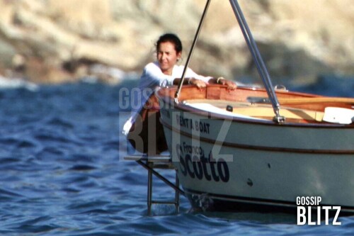 03.07.2011 - Argentario (GR): Caterina Balivo con il fidanzato Guido Maria Brera in vacanza.   Copyright Toscana S.A. - Pool La Presse / Olycom