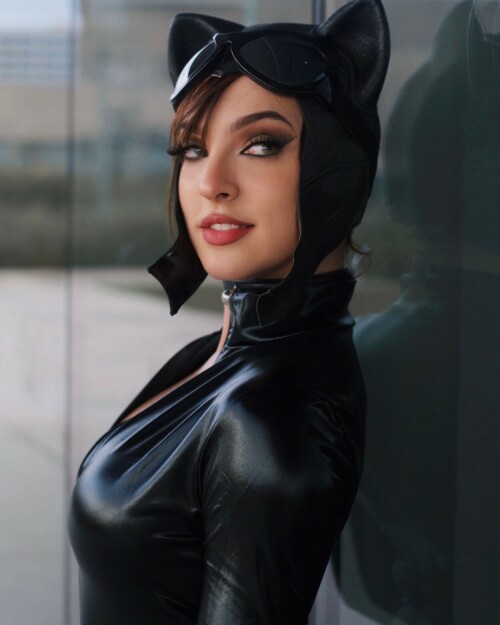 Catwoman-163fe74813177c5fca.jpeg