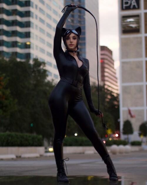 Catwoman 19