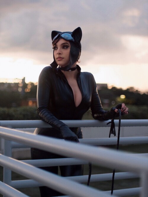 Catwoman Phat 7