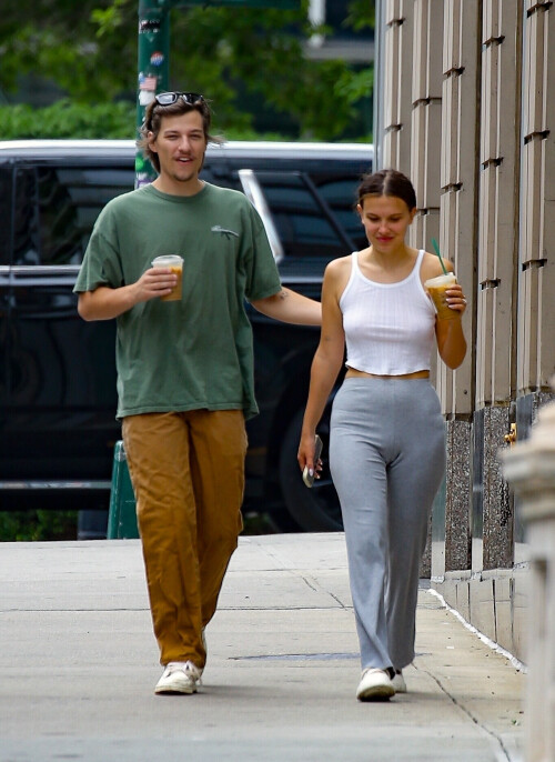 Celebrity Sightings MBB 8189d23b6b8206b2c