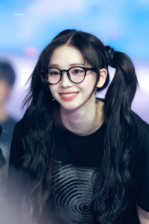 Certain 1879138443483300025 20756114b56f2d2dd