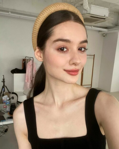 Cgql1VnrFDQbb5a9dd70e9787f4