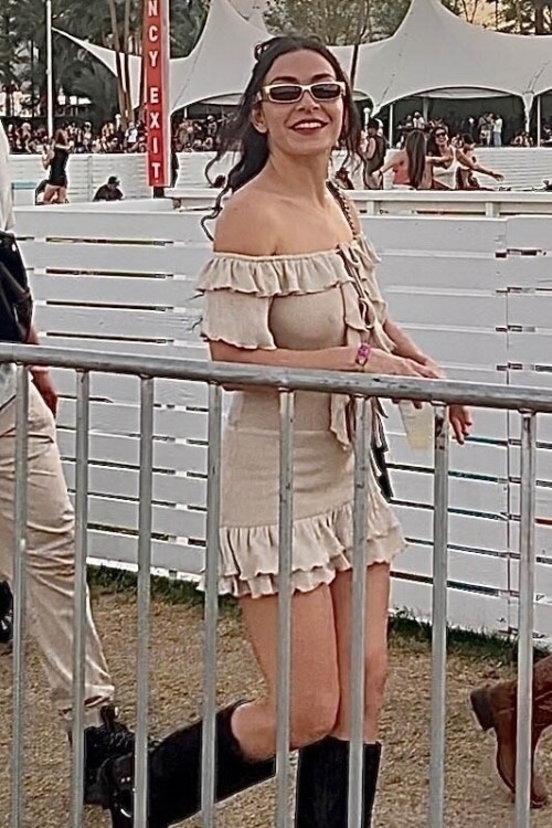 CharliXCXCoachella156133aab98fa8e74