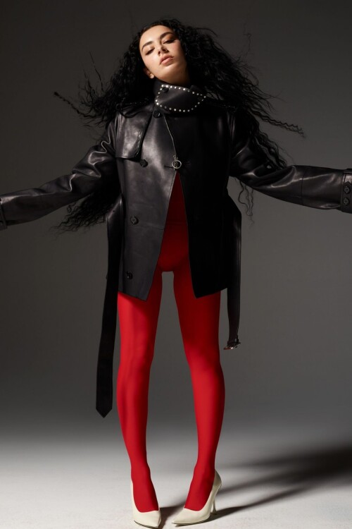 Charli XCX for Vogue Australia September 2024 7 a8293e6446b543c2