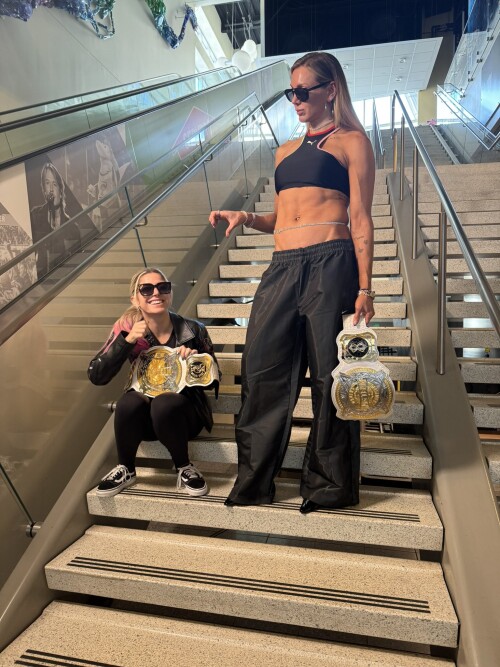 Charlotte Flair Alexa Bliss G2RI6irboAApK Ja3de8ceba3172e08
