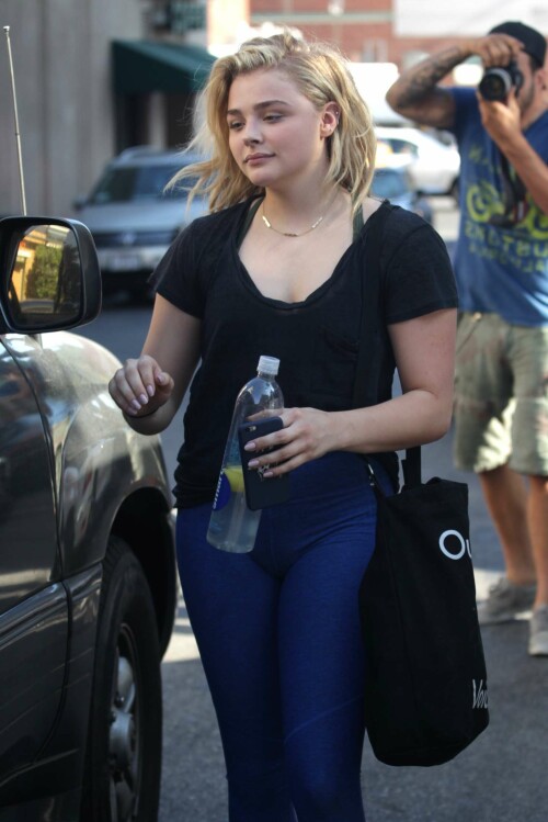 Chloe Moretz in Blue Spandex 13