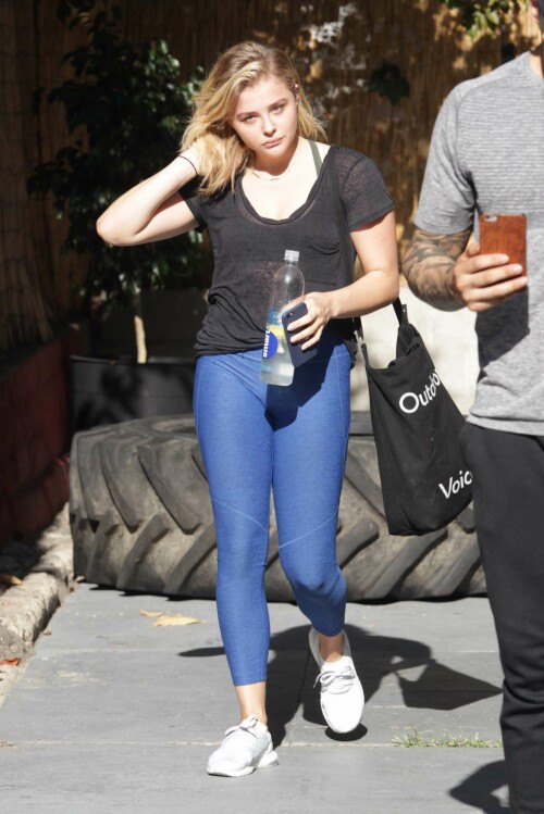 Chloe Moretz in Blue Spandex 24