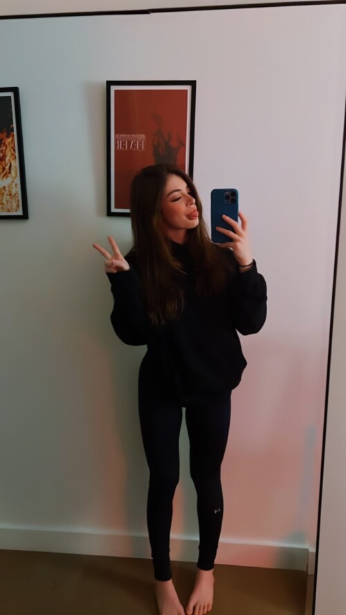 Chrissy Costanza Feet 6548472d71fe3f2a42fea9c