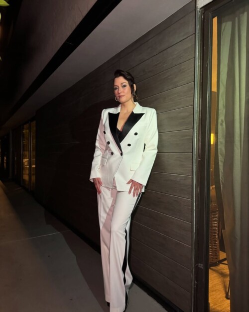 Chyler-Leigh-Call-It-Crew-16a3df884b2446e0d