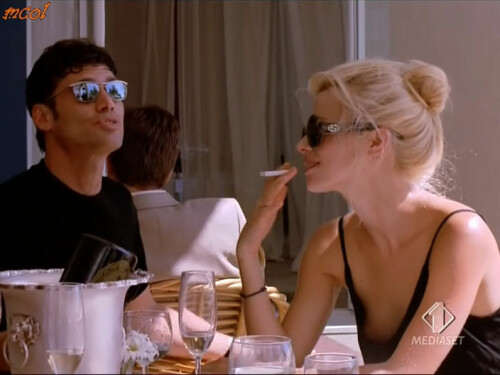 Claudia Schiffer TheBlackout02 122 371lo