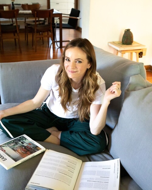 Couch 20c39906aaf1e1aad