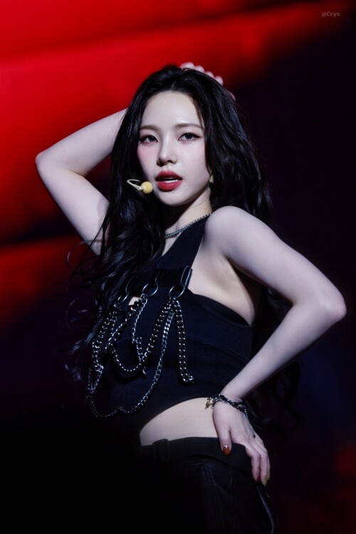 Crys 1889530631727493245 1fc5174469fe4511c