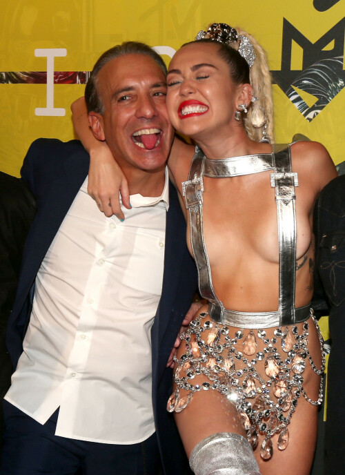 Cyrus Miley im Body 150 172