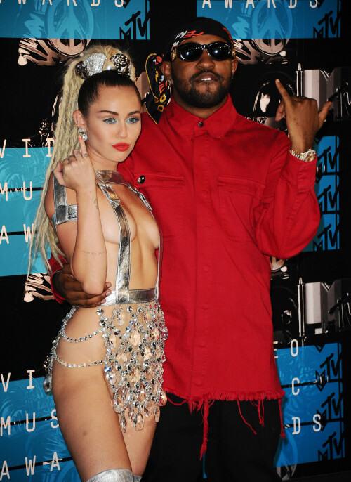 Cyrus Miley im Body 150 258