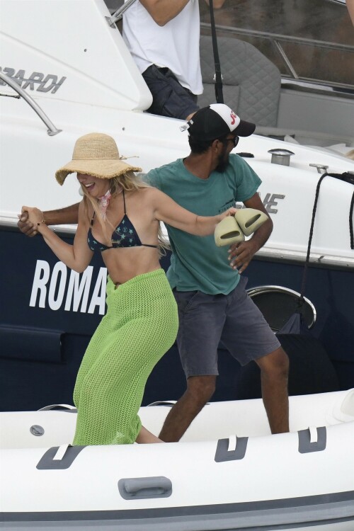 D00279AF-1031-4EDC-BF6B-D406FB71AB92