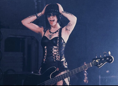 D19BE2E5 7466 44B2 B945 15ECC99297C084fc7e7b4e0caa73