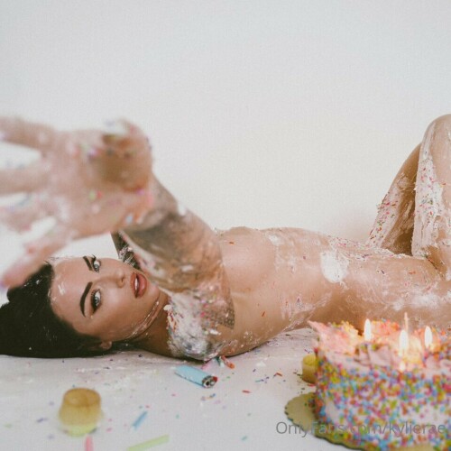 D1AADB98 3E3A 4E59 A76E 1045D60602AC