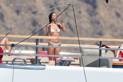 D2 4 0fb223b9cd36c151