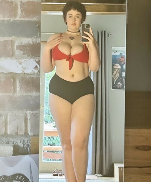 D33F41DE F4D1 4FBF BC6E 1DD3D9F65A3E