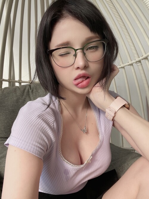 D806AAEB 2CE2 401B 869F 2A4770B15E7F