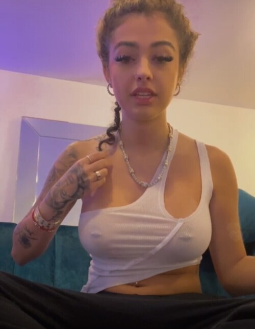 D8199D2C BA40 4214 BABC C4C93F73F9DB