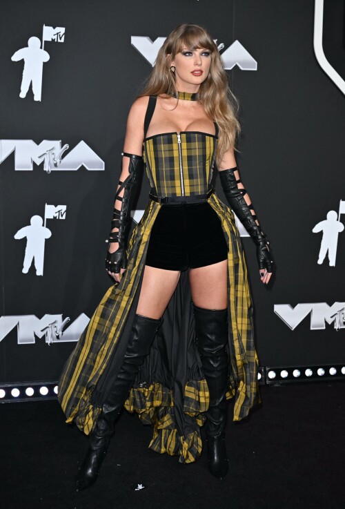 D85B485E 2FF1 4716 85AE ADDEEA1AD76A87b272aa343f0be4