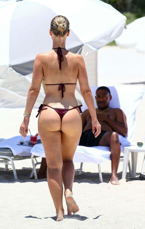 D8B534C9 99E1 44B0 8CAB 4C747B4D5B39