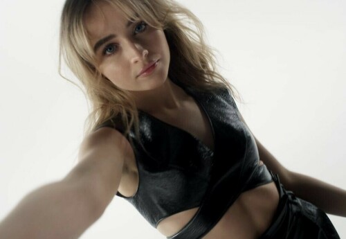 D910ABC5 34F4 4B76 8310 FD15F98B8E5D