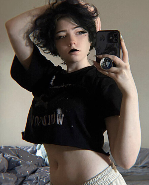 DA424430 B7A8 4E3E 95C5 E48BD168C7DB