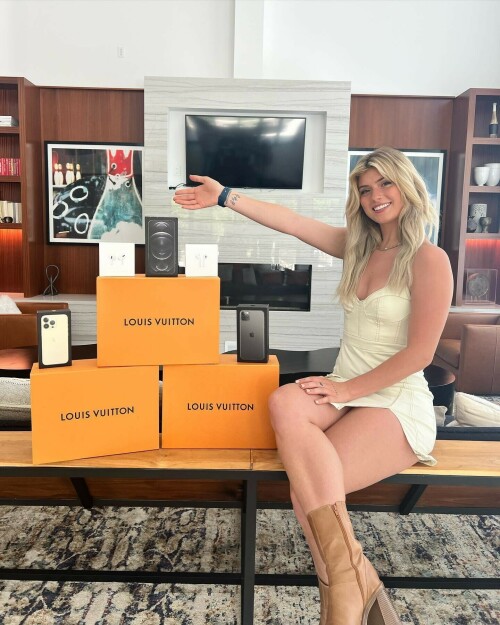 DB1D40AE AB5D 4A38 B5B1 FD3DEC2353F0