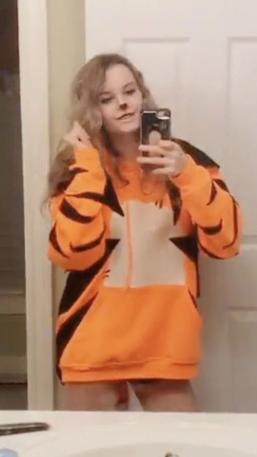 DBE0E192-6953-44D5-B45F-233EDF27F7D8