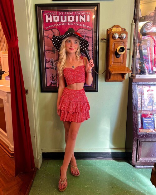 DD 1689b0b8328917a468a0