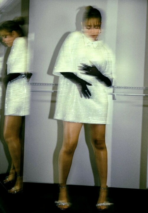 DD305609 4844 49B6 A05D B51273415B9D