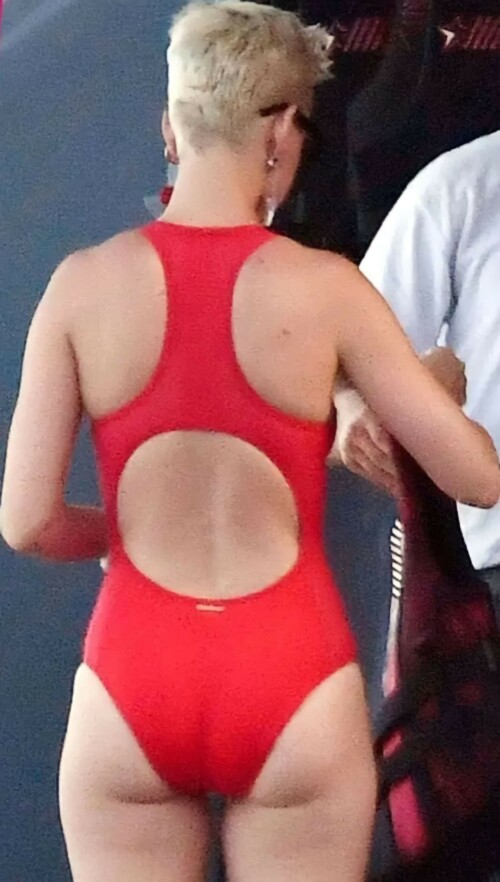 DE882DE1 95CC 4B92 B806 94BF28C5F715